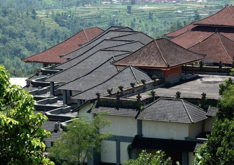 Bali Locals Sharpen Teamwork With Goak Maling Crow-and-Thief Game